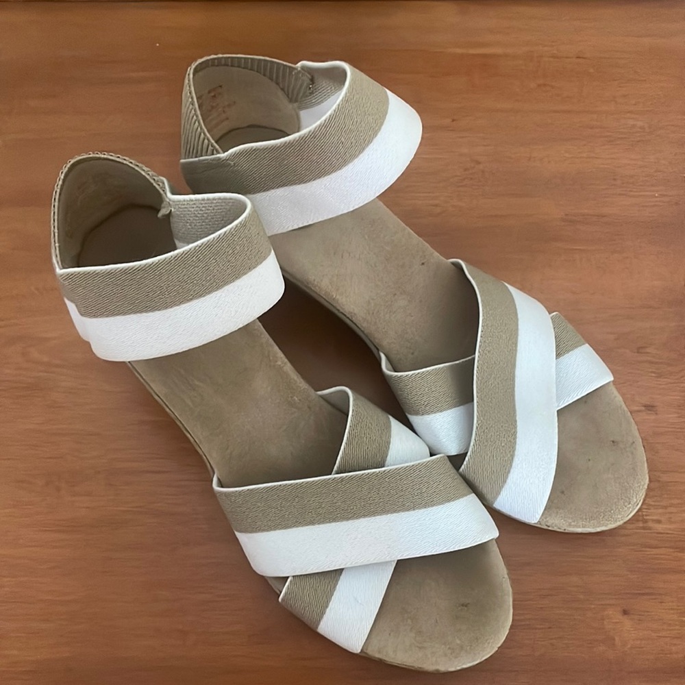 Sandals - Picture 2 of 3